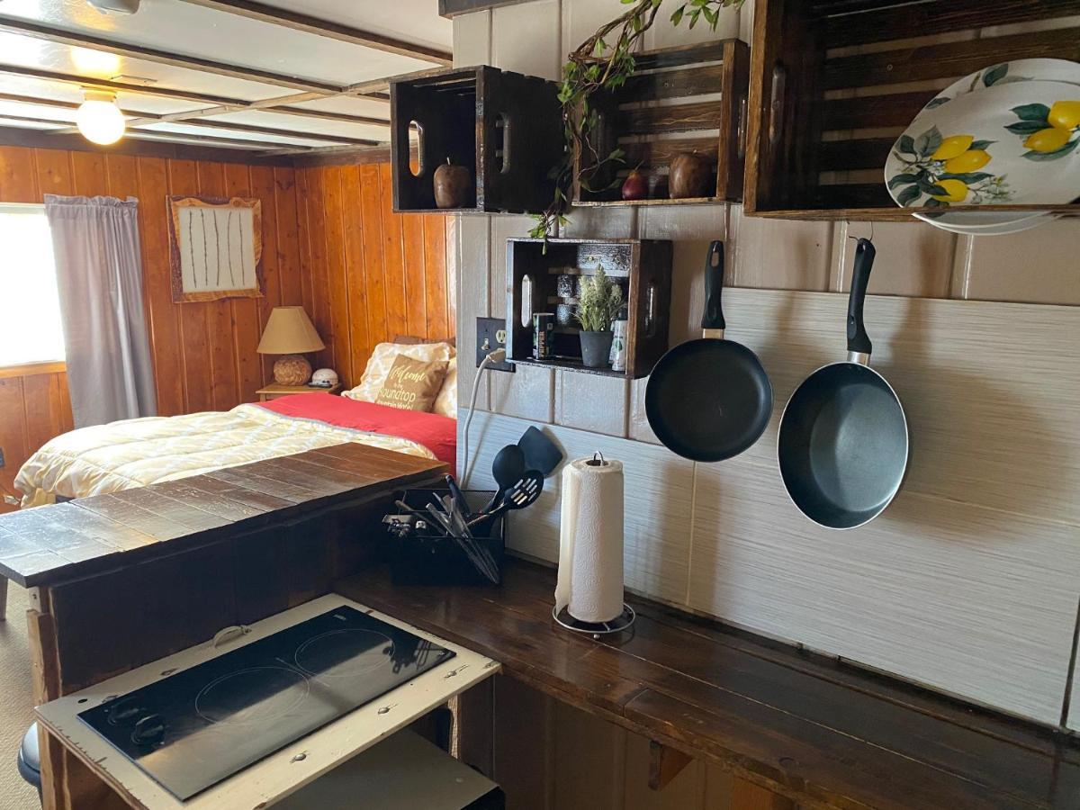 Roundtop Mountain Vista - Cabins And Motel 瑟莫波利斯 外观 照片