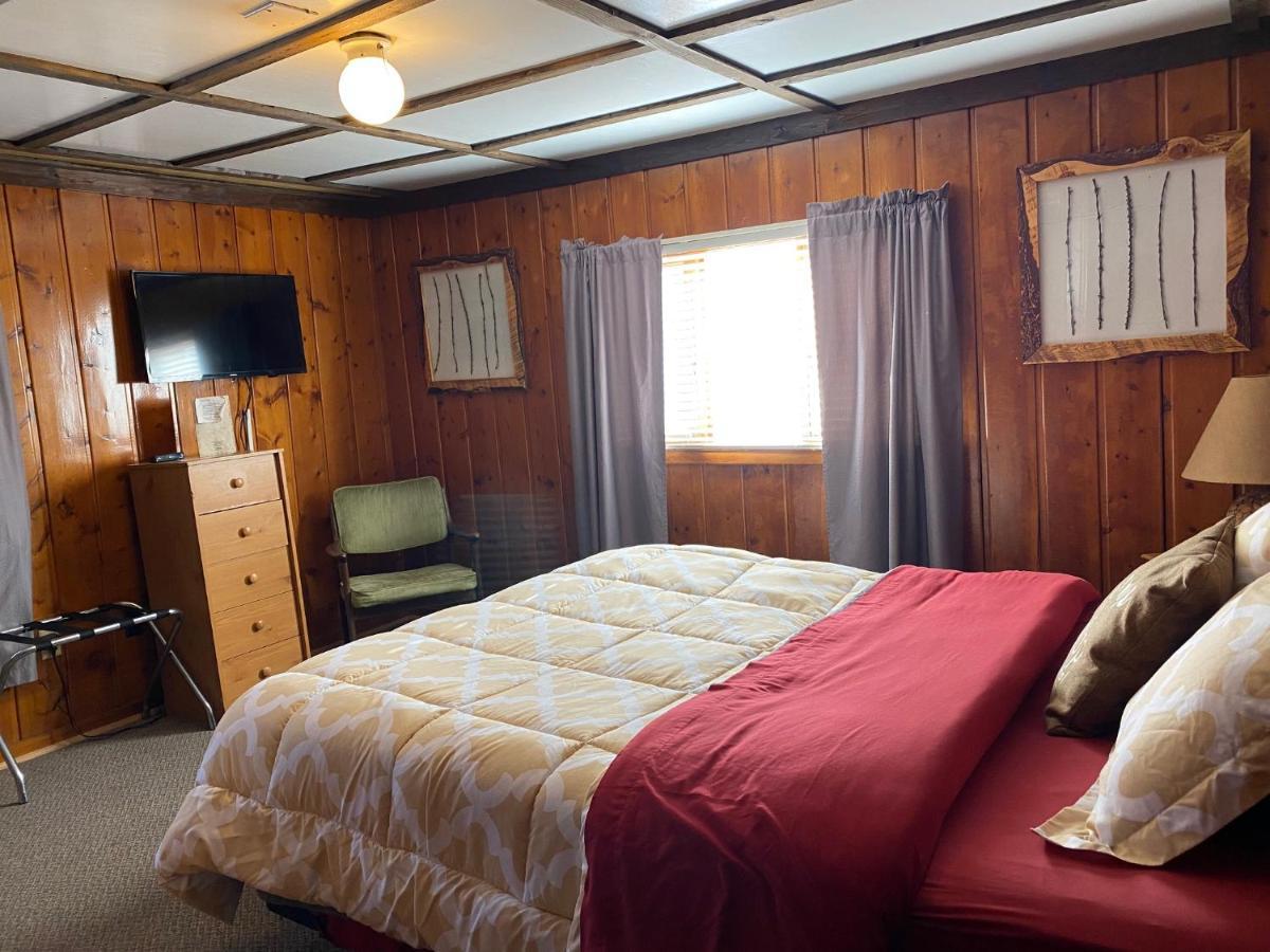 Roundtop Mountain Vista - Cabins And Motel 瑟莫波利斯 外观 照片