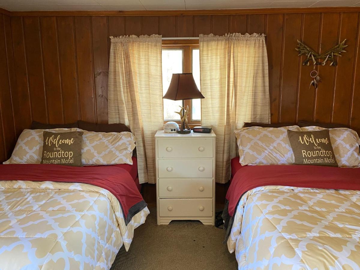 Roundtop Mountain Vista - Cabins And Motel 瑟莫波利斯 外观 照片