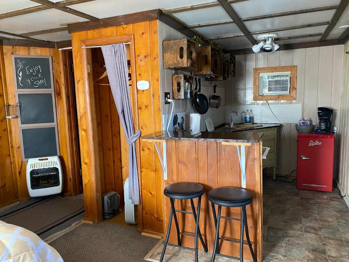 Roundtop Mountain Vista - Cabins And Motel 瑟莫波利斯 外观 照片