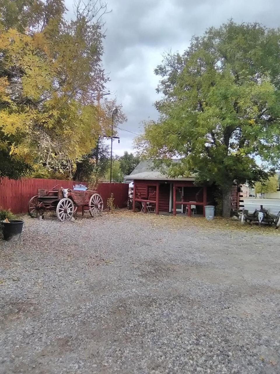 Roundtop Mountain Vista - Cabins And Motel 瑟莫波利斯 外观 照片