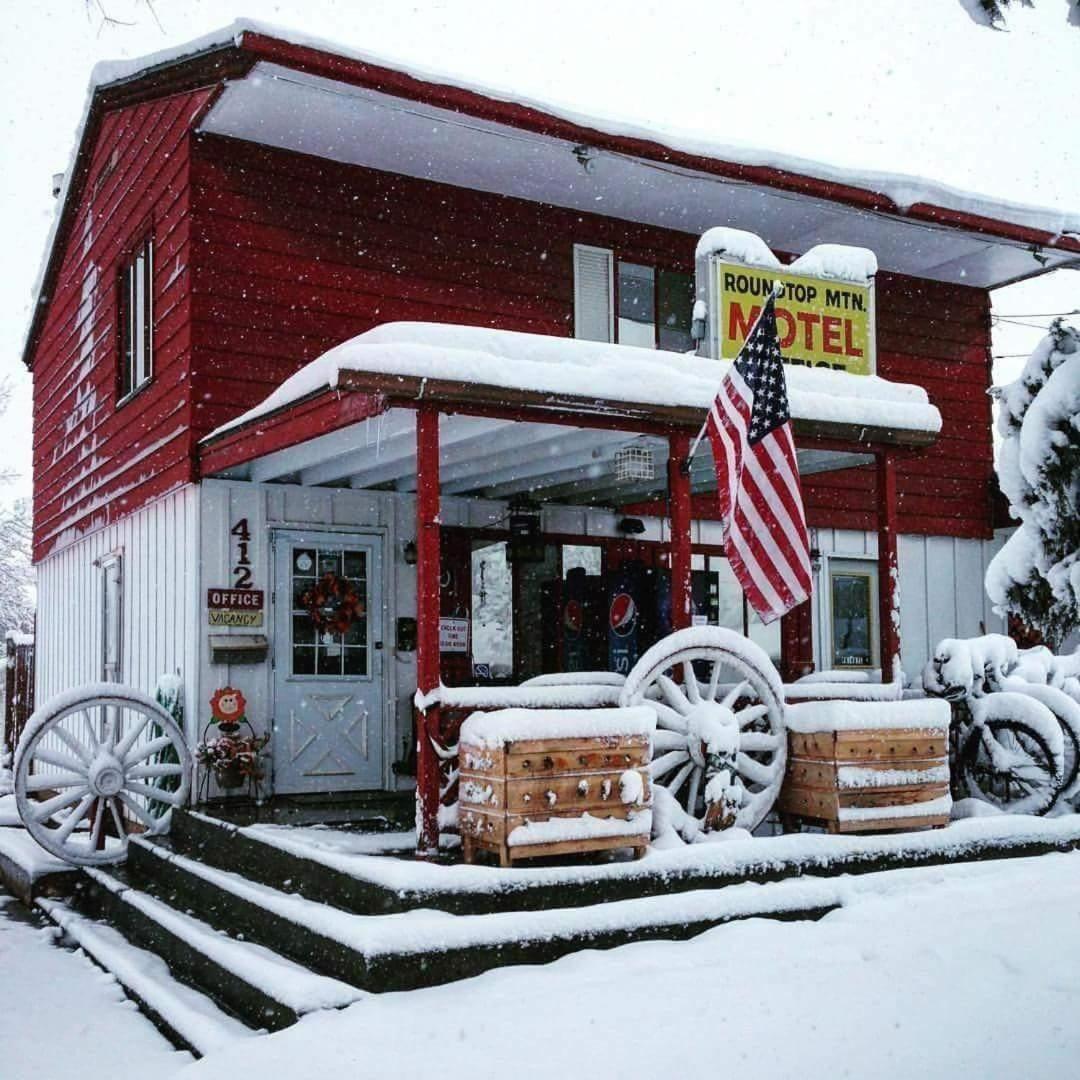 Roundtop Mountain Vista - Cabins And Motel 瑟莫波利斯 外观 照片